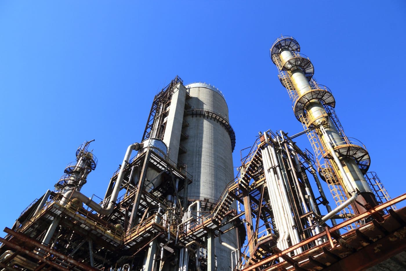 Industrial structure holding under use